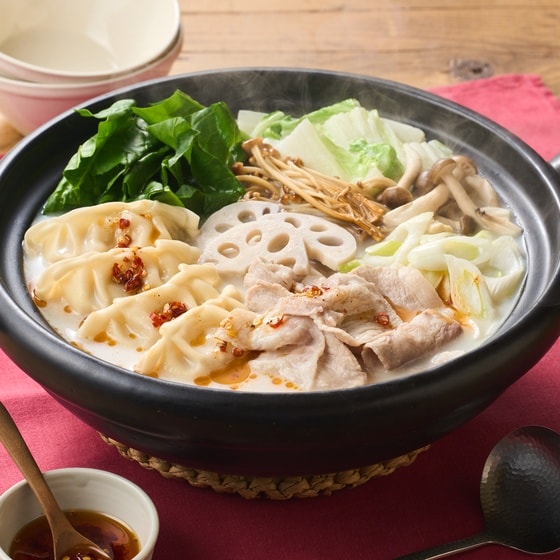 Kit]コク旨！もっちり水餃子と豚肉の白湯鍋|有機野菜 通販 Oisix