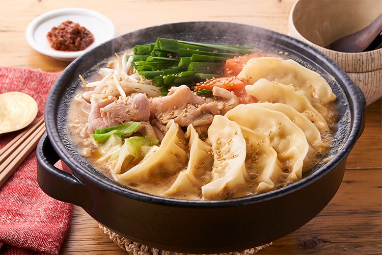 Kit]ジューシー餃子の濃厚みそ鍋|有機野菜 通販 Oisix(おいしっくす)