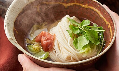 南高梅とクレソン香る華鶏鍋