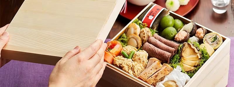 お重で美しく!おせち料理の詰め方