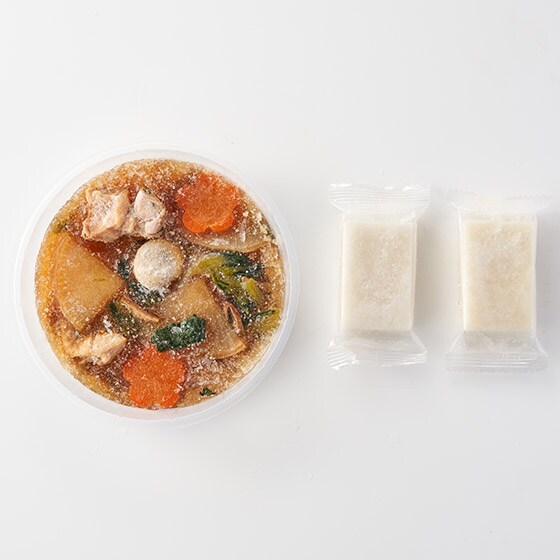 あたためるだけ！だし香る鶏肉のお雑煮|有機野菜 通販 Oisix(おいしっくす)