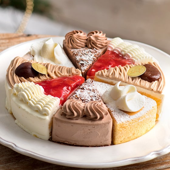 予約】クリスマスケーキ4種アソート|有機野菜 通販 Oisix(おいしっくす)