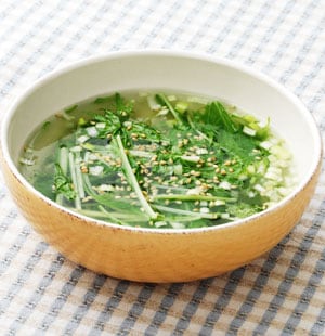 しゃきしゃき水菜とねぎの中華スープ