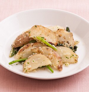 じゃがいものにんにくパン粉炒め